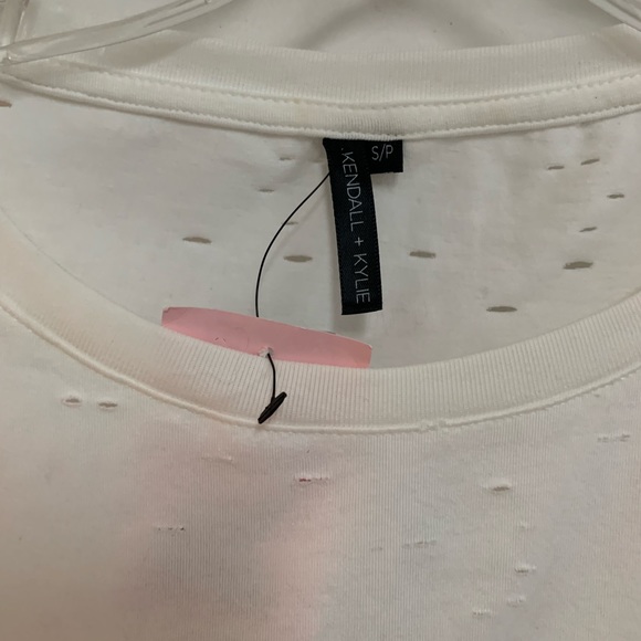 Kendall & Kylie Work Out Tee - Picture 3 of 6